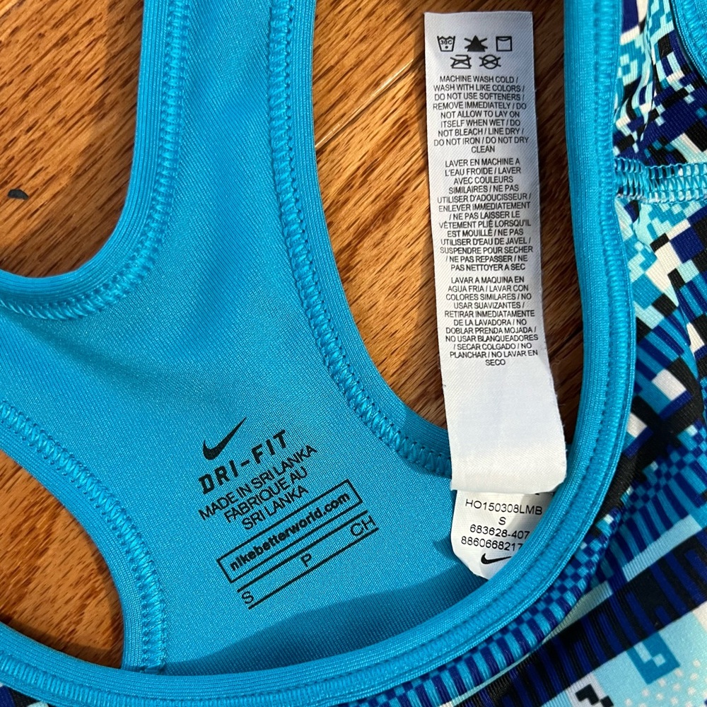 Nike Pro Dri-Fit Sports Bra - Picture 4 of 4